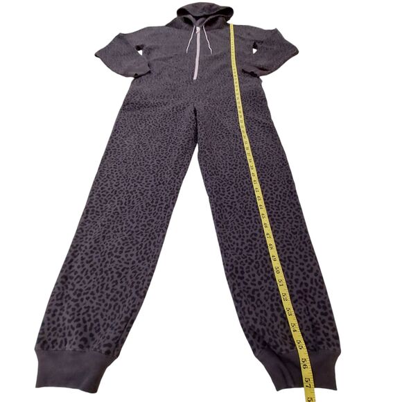 Fabletics Fleece Hooded Onesie Jumpsuit Womens Small Purple Black Leopard Print - Picture 8 of 11